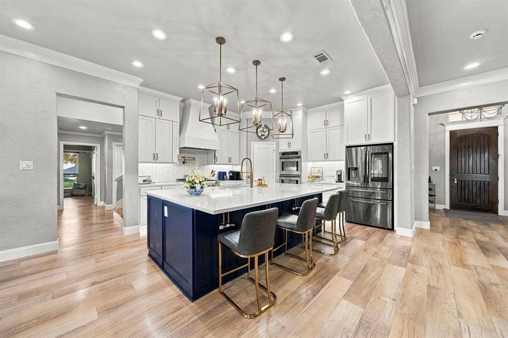 3220 Baylor Boulevard, Midlothian, TX 76065