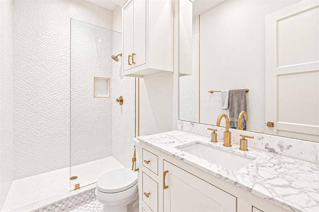 6516 Sondra Drive, Dallas, TX 75214 6516 Sondra Drive, Dallas, TX 75214