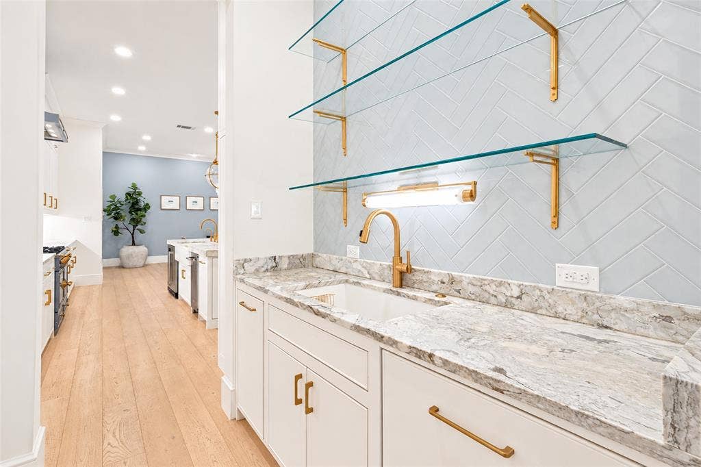 6516 Sondra Drive, Dallas, TX 75214 6516 Sondra Drive, Dallas, TX 75214