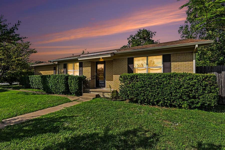 Property photo for 1120 Winona Street, Weatherford, TX