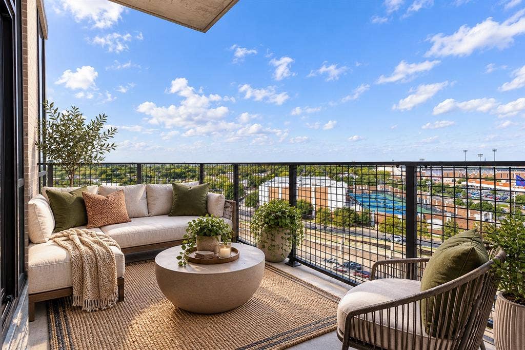 5656 N CENTRAL Expressway, #702, Dallas, TX 75206 Overlooking SMU