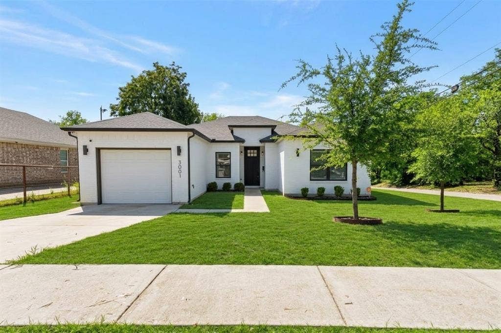 3001 Fernwood Avenue, Dallas, TX 75216 Grass digitally enhanced