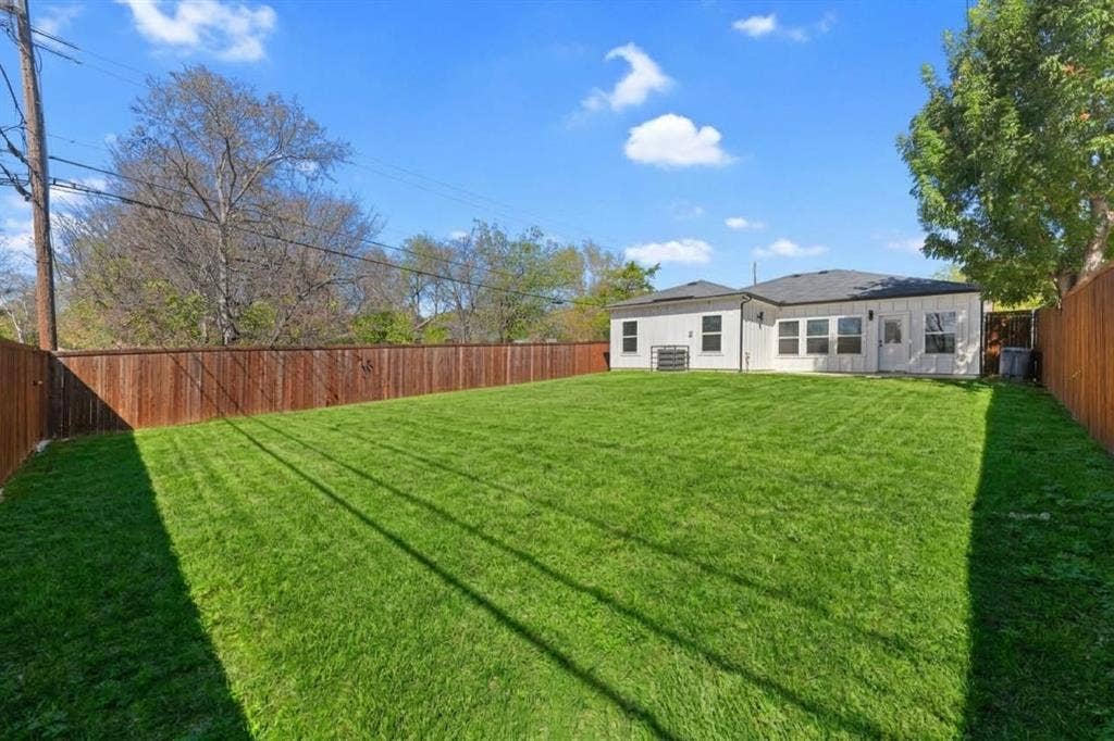 3001 Fernwood Avenue, Dallas, TX 75216 Grass digitally enhanced