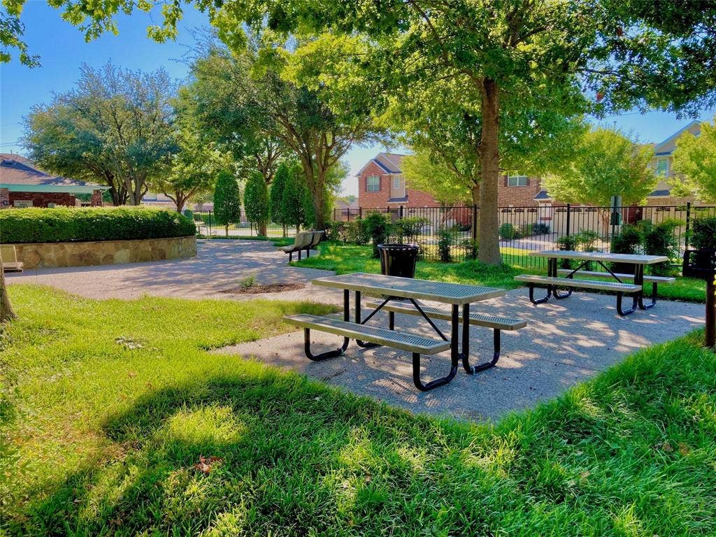 Picnic area in the HOA common area.