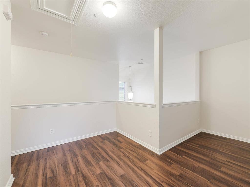 Another view of the upstairs loft.