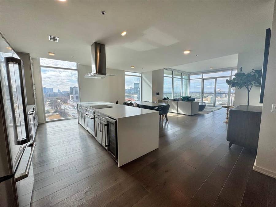Property photo for 6911 Cowboys Way, #913, Frisco, TX
