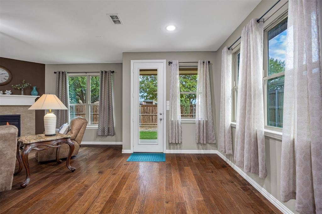 3014 Aurora Mist Drive, Little Elm, TX 75068 The breakfast nook is big enough to hold a 6-seat table.