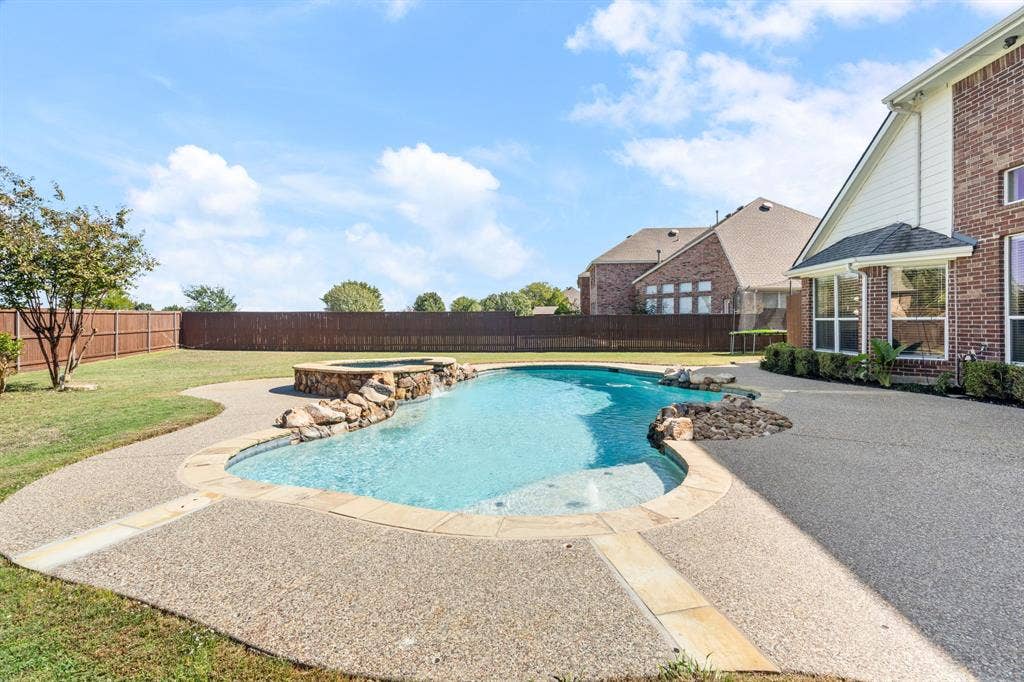 8716 Brook Hollow Drive, McKinney, TX 75072