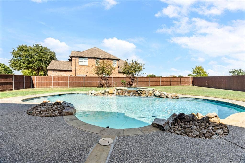 8716 Brook Hollow Drive, McKinney, TX 75072