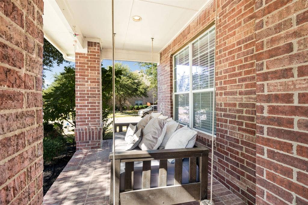 Front porch swing
