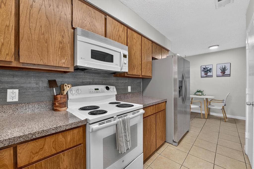 1133 Dallas Drive, Denton, TX 76205