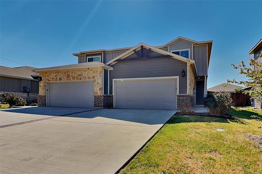Property photo for 724 Wheatfield, Venus, TX