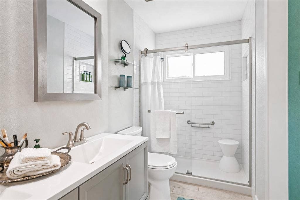 2607 Bayberry Lane, Euless, TX 76039 2nd Floor