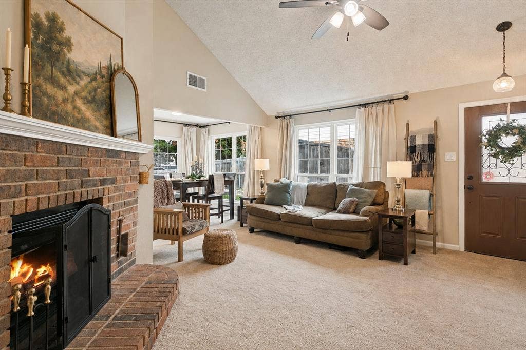 2607 Bayberry Lane, Euless, TX 76039 2607 Bayberry Lane, Euless, TX 76039
