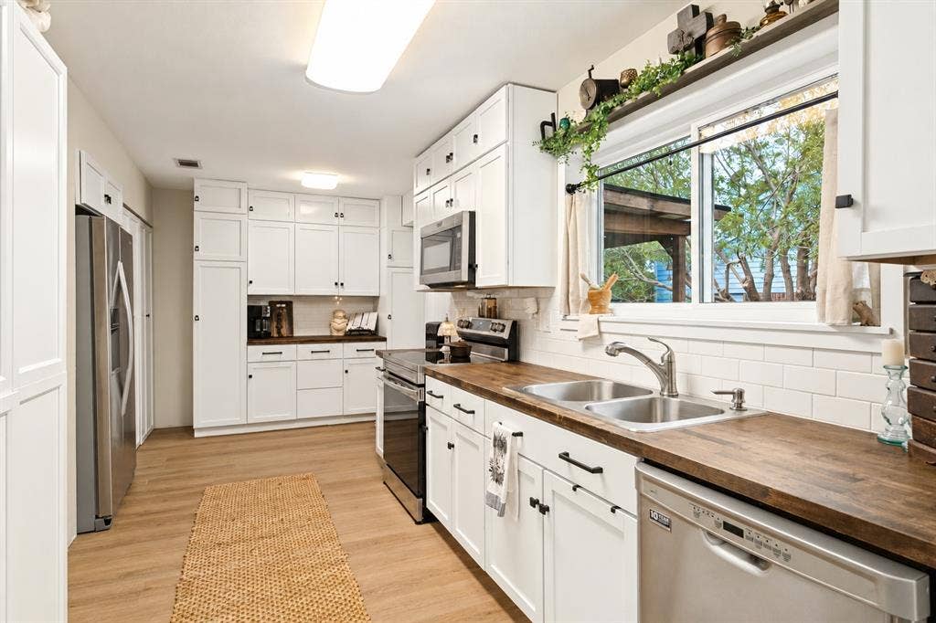 2607 Bayberry Lane, Euless, TX 76039 2607 Bayberry Lane, Euless, TX 76039