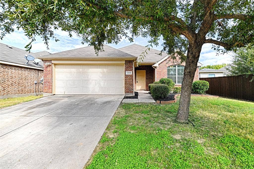 1200 Pine Forest Drive, Princeton, TX 75407