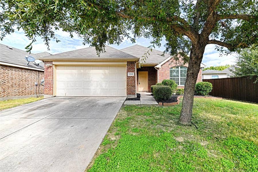 Property photo for 1200 Pine Forest Drive, Princeton, TX