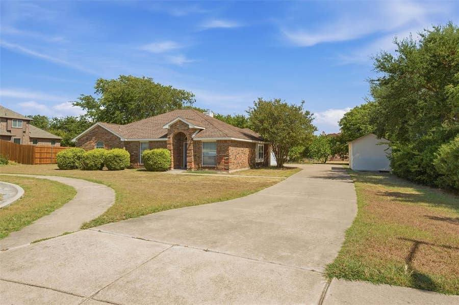 Property photo for 6050 Park View Dr, Midlothian, TX