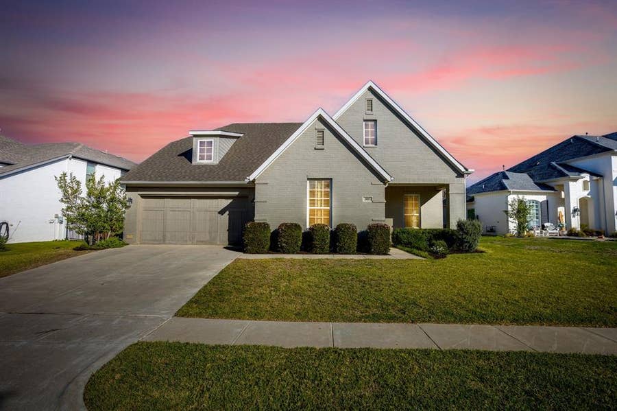 Property photo for 305 Parkview Drive, Aledo, TX