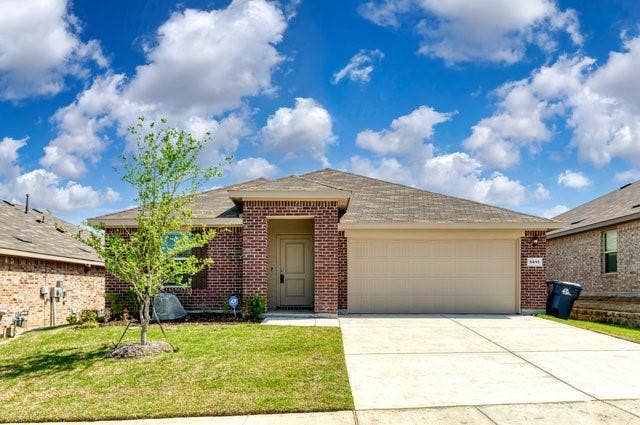 Property photo for 5813 Morrow Point Drive, Denton, TX