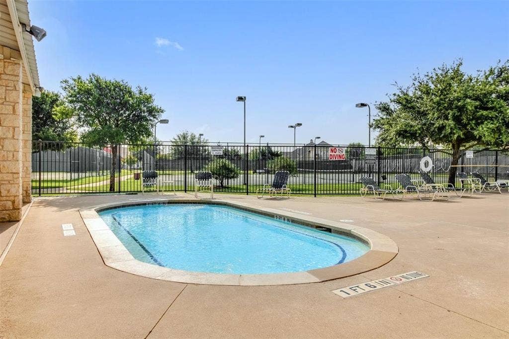 329 Edinburgh Lane, Waco, TX 76712 Community pool