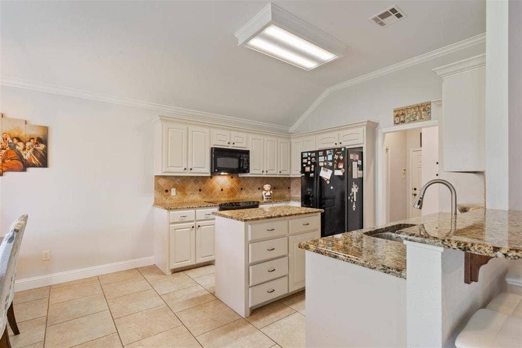 329 Edinburgh Lane, Waco, TX 76712 329 Edinburgh Lane, Waco, TX 76712