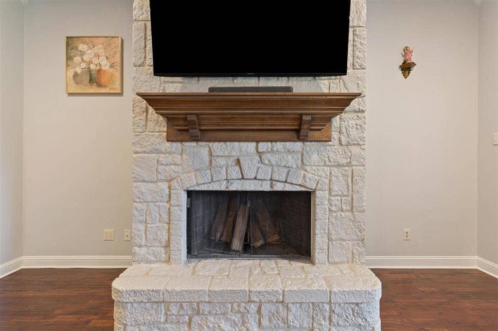 329 Edinburgh Lane, Waco, TX 76712 329 Edinburgh Lane, Waco, TX 76712
