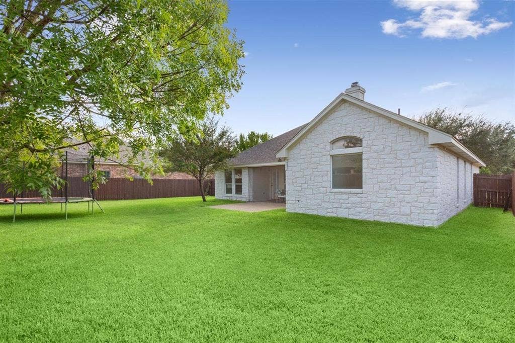329 Edinburgh Lane, Waco, TX 76712 329 Edinburgh Lane, Waco, TX 76712