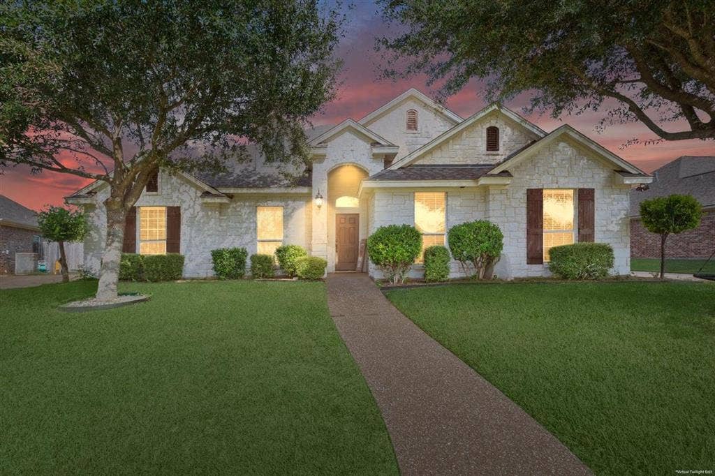 329 Edinburgh Lane, Waco, TX 76712 329 Edinburgh Lane, Waco, TX 76712