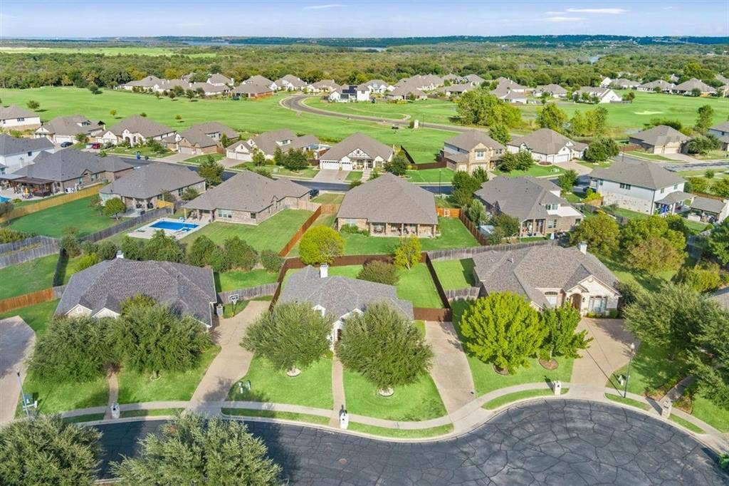 329 Edinburgh Lane, Waco, TX 76712 Aerial view of property and immediate neighborhood