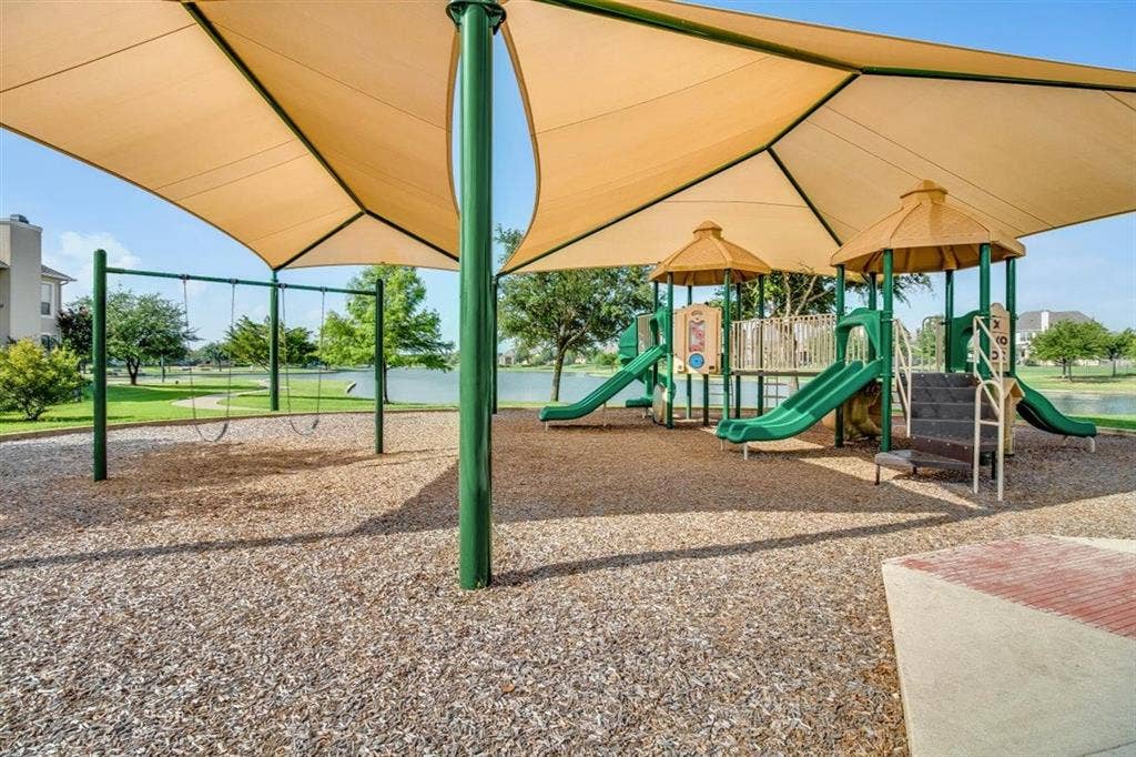 329 Edinburgh Lane, Waco, TX 76712 329 Edinburgh Lane, Waco, TX 76712