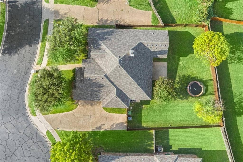 329 Edinburgh Lane, Waco, TX 76712 329 Edinburgh Lane, Waco, TX 76712