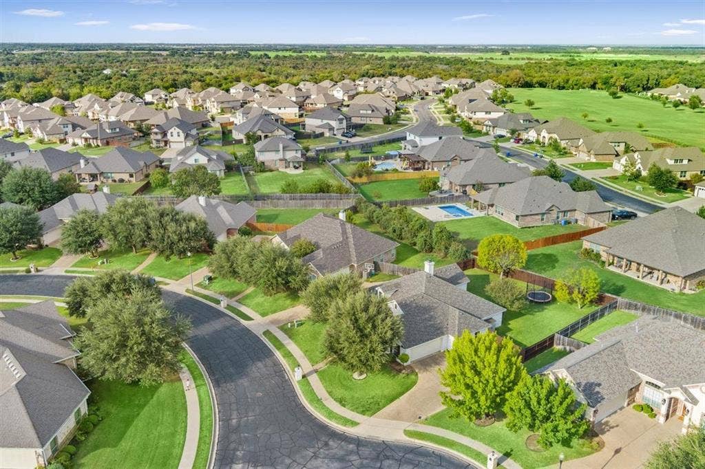 329 Edinburgh Lane, Waco, TX 76712 Aerial view of home and immediate neighborhood