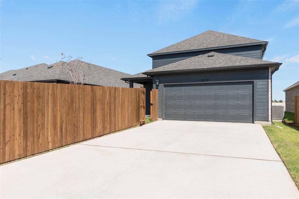 3277 Mint Springs Street, Fort Worth, TX 76179 Rear Garage/ Parking