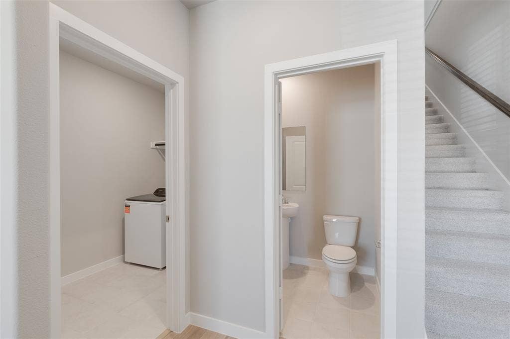 3277 Mint Springs Street, Fort Worth, TX 76179 Downstairs: Half bath and Utility Room