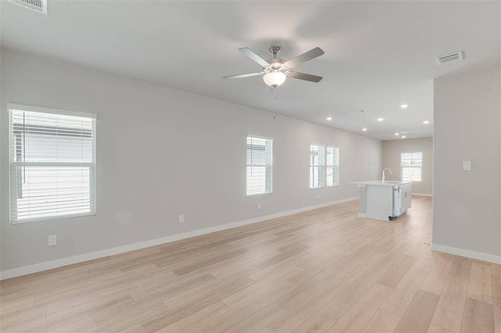 3277 Mint Springs Street, Fort Worth, TX 76179 Large Livingroom