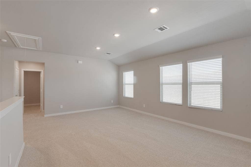 3277 Mint Springs Street, Fort Worth, TX 76179 Alot of Natural Light in Livingroom