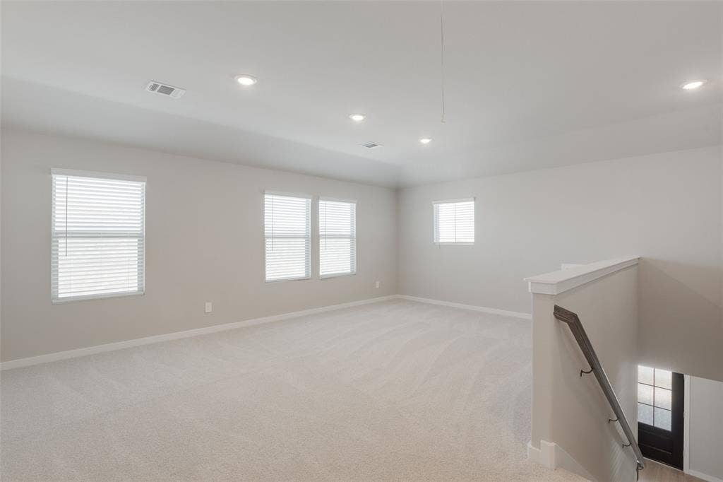3277 Mint Springs Street, Fort Worth, TX 76179 Upstairs Oversized Livingroom