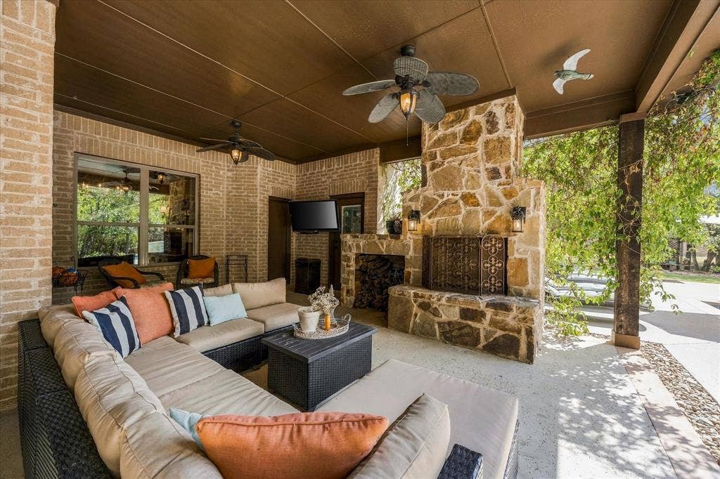 232 Branding Iron Court, Royse City, TX 75189 Outdoor entertaining happens here!