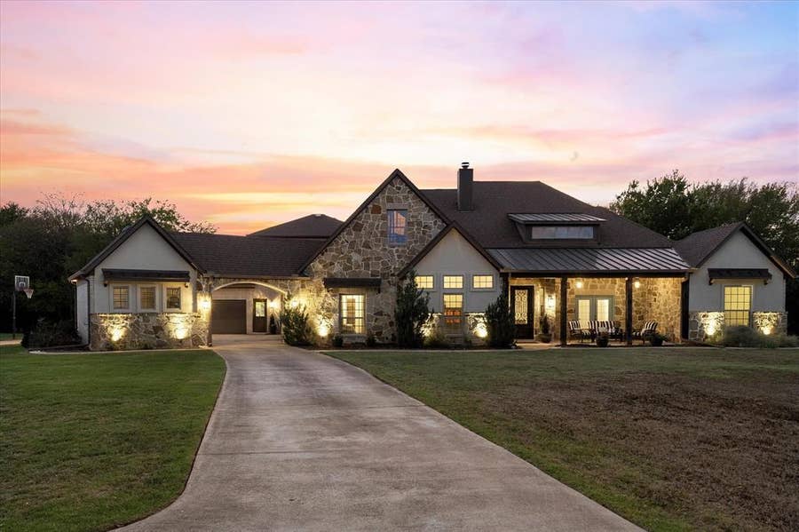 Property photo for 232 Branding Iron Court, Royse City, TX