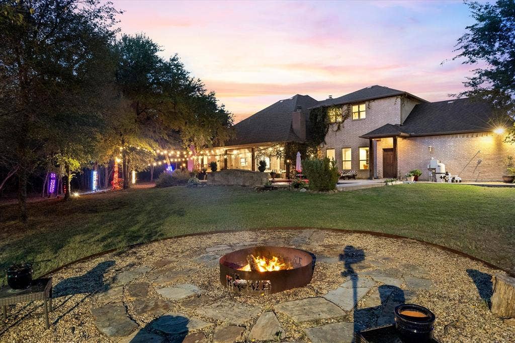 232 Branding Iron Court, Royse City, TX 75189 Outdoor living at its best!