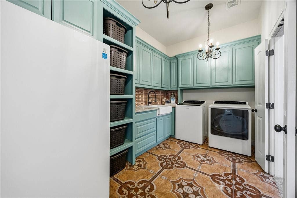 232 Branding Iron Court, Royse City, TX 75189 Expansive laundry room includes ample cabinetry!