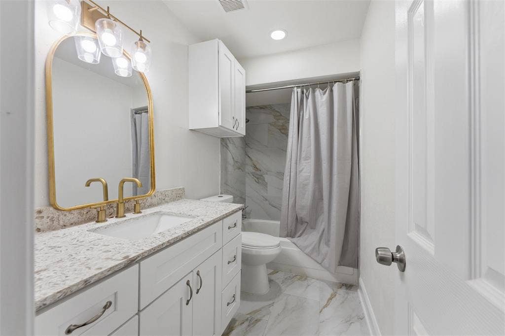 4643 Country Creek Drive, #1092, Dallas, TX 75236 4643 Country Creek Drive Dallas, TX. Unit 1092