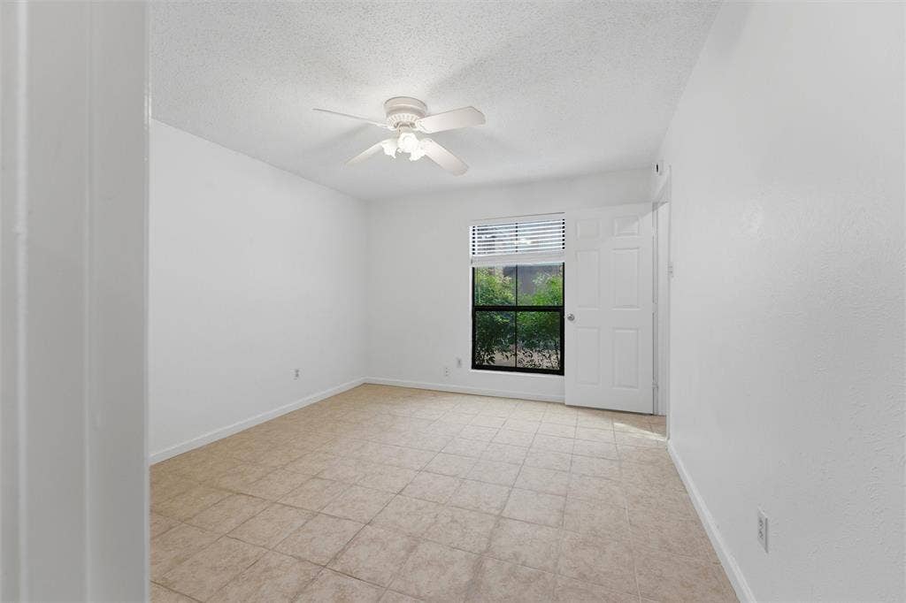 4643 Country Creek Drive, #1092, Dallas, TX 75236 4607 Country Creek Drive Dallas, TX. Unit 1016