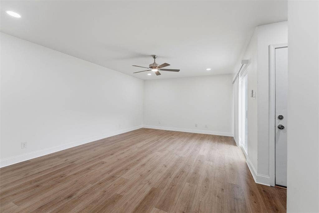 4643 Country Creek Drive, #1092, Dallas, TX 75236 4643 Country Creek Drive Dallas, TX. Unit 1092