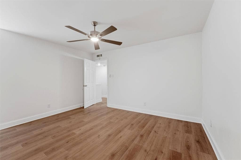 4643 Country Creek Drive, #1092, Dallas, TX 75236 4643 Country Creek Drive Dallas, TX. Unit 1092