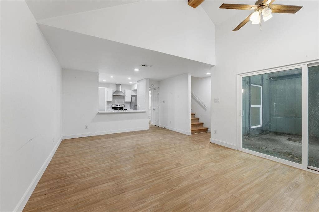 4643 Country Creek Drive, #1092, Dallas, TX 75236 4611 Country Creek Drive Dallas, TX. Unit 1023