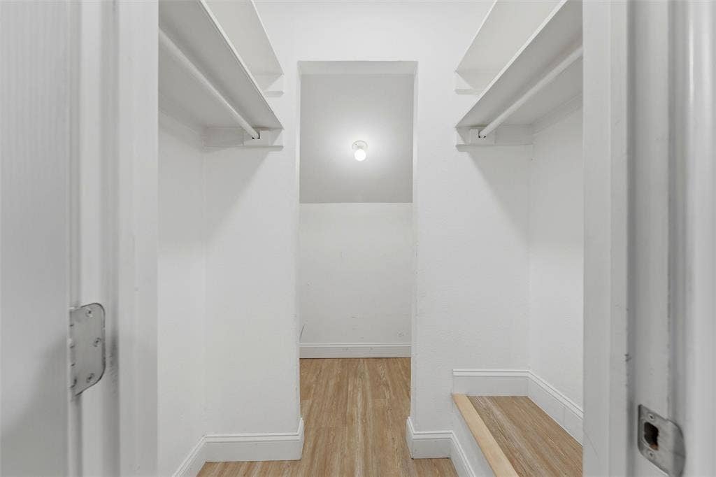 4643 Country Creek Drive, #1092, Dallas, TX 75236 4611 Country Creek Drive Dallas, TX. Unit 1023