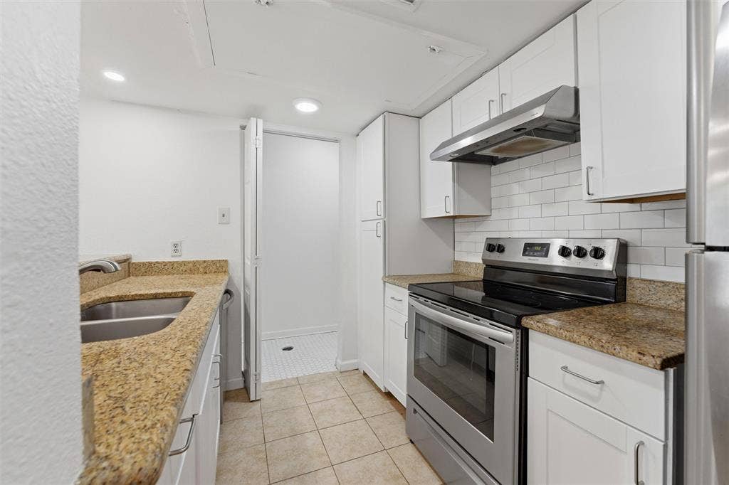 4643 Country Creek Drive, #1092, Dallas, TX 75236 4607 Country Creek Drive Dallas, TX. Unit 1016