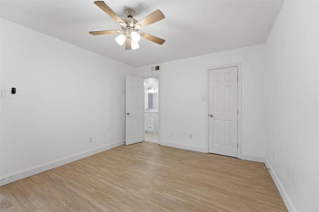 4643 Country Creek Drive, #1092, Dallas, TX 75236 4611 Country Creek Drive Dallas, TX. Unit 1023
